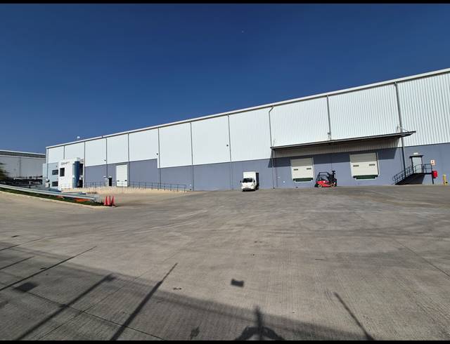 3,280M² WAREHOUSE TO LET IN LINBRO PARK